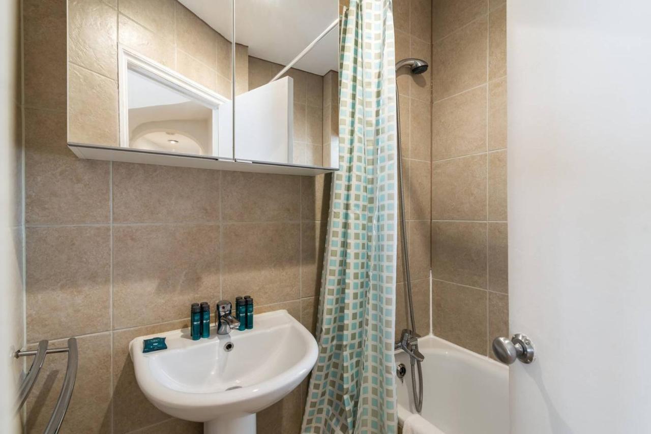 2Br Spacious Flat In West Kensington Fits 6! London Exterior photo