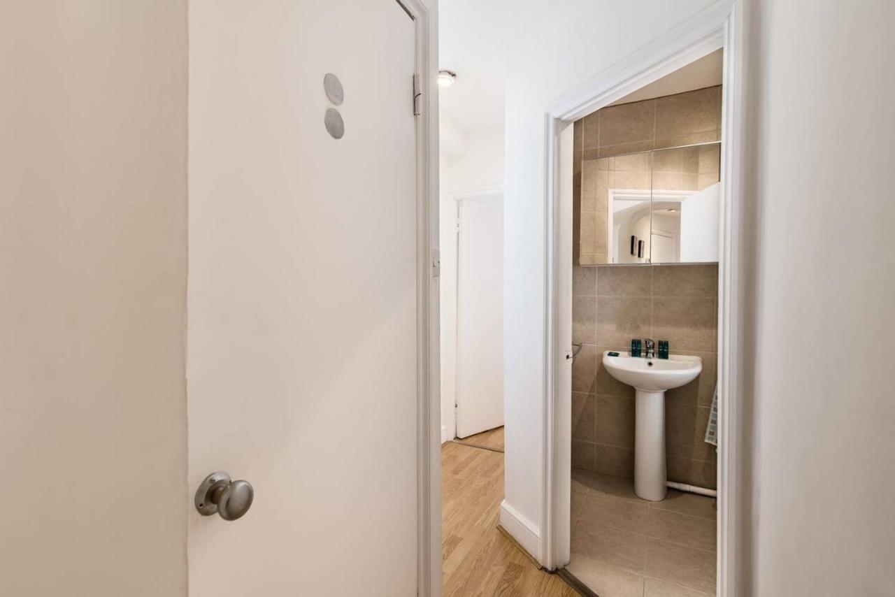 2Br Spacious Flat In West Kensington Fits 6! London Exterior photo